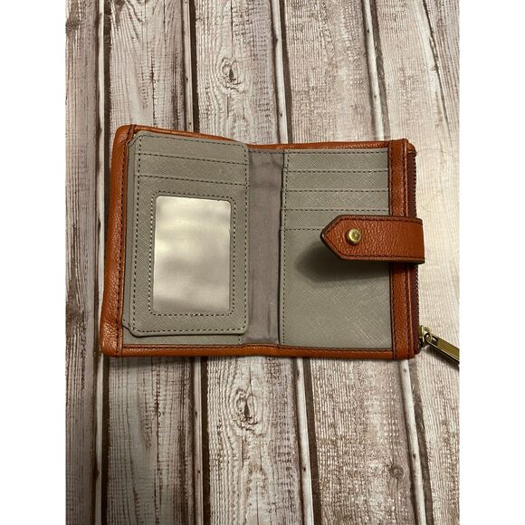 Fossil Lainie Multifunction Brown Leather Wallet - Picture 12 of 13